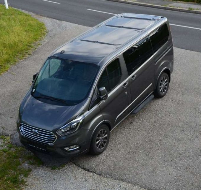 Ford Tourneo Custom 320 L1H1 VA Autm. Titanium X Kombi / Family Van