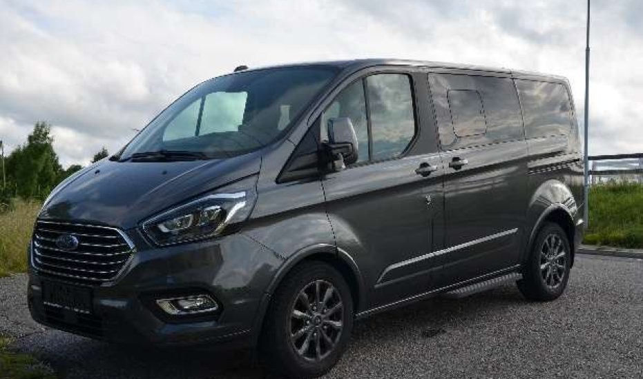 Ford Tourneo Custom 320 L1H1 VA Autm. Titanium X Kombi / Family Van