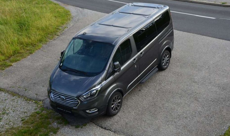 Ford Tourneo Custom 320 L1H1 VA Autm. Titanium X Kombi / Family Van