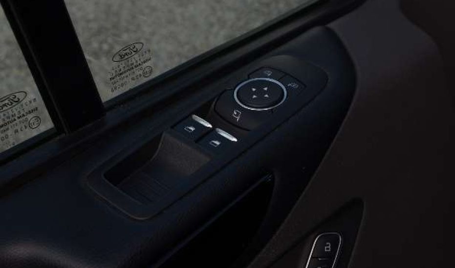 Ford Tourneo Custom 320 L1H1 VA Autm. Titanium X Kombi / Family Van