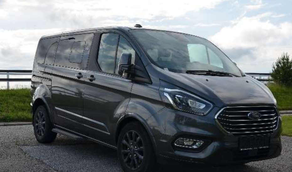Ford Tourneo Custom 320 L1H1 VA Autm. Titanium X Kombi / Family Van